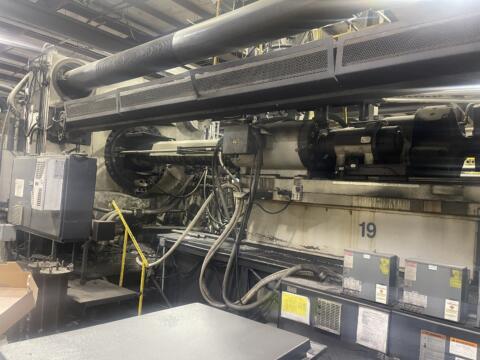 2000 3500 ton Cincinnati 540 oz. Injection Molding Machine