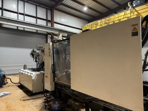 2008 550 ton Engel Injection Molding Machine