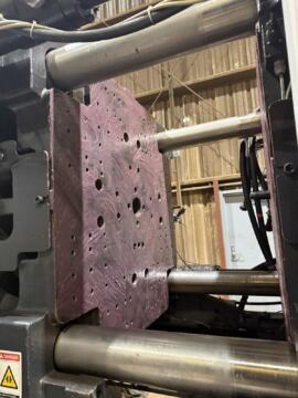 2008 550 ton Engel Injection Molding Machine