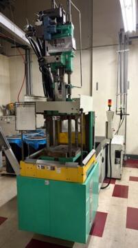 1999 44 ton Arburg Allrounder Universal 2.3 oz. Silicone Rubber Injection Molding Machine