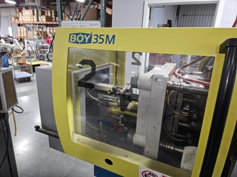 2010 35 ton Boy 1.5 oz. Injection Molding Machine