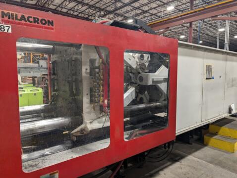 2002 750 ton Cincinnati Powerline 80 oz. Injection Molding Machine