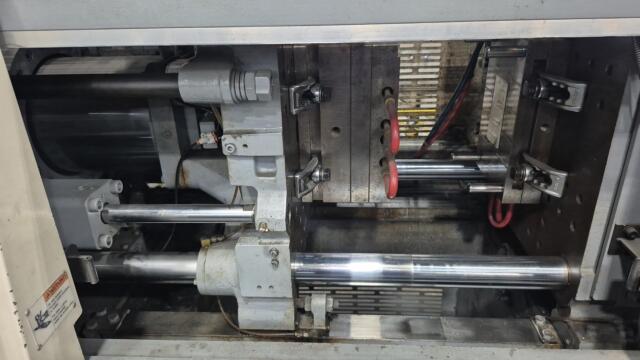 2004 89 ton Nissei 3.4 oz. FN1000 Injection Molding Machine