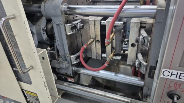 2004 21 ton Nissei 0.84 oz. NS20 Injection Molding Machine