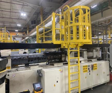 2004 1000 ton Husky 249 oz. H1000 Injection Molding Machine