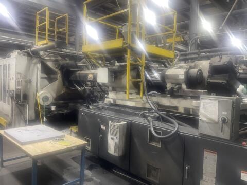 2006 1500 ton Cincinnati 540 oz. Injection Molding Machine