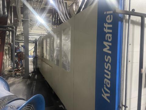2021 Krauss-Maffei 3000 Ton 838 oz. Injection Molding Machine