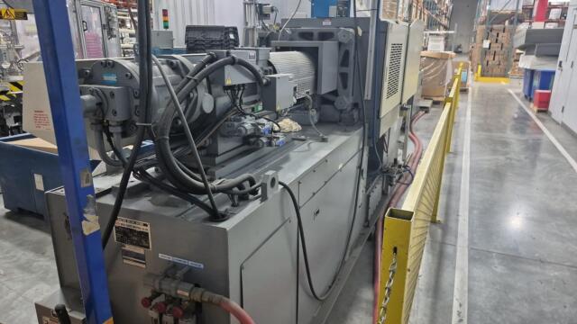 2004 89 ton Nissei 3.4 oz. FN1000 Injection Molding Machine