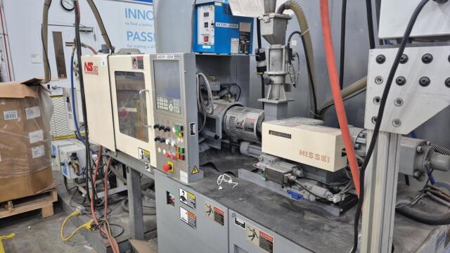 2004 21 ton Nissei 0.84 oz. NS20 Injection Molding Machine