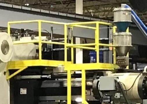 2005 3000 ton Cincinnati 413 oz. Injection Molding Machine