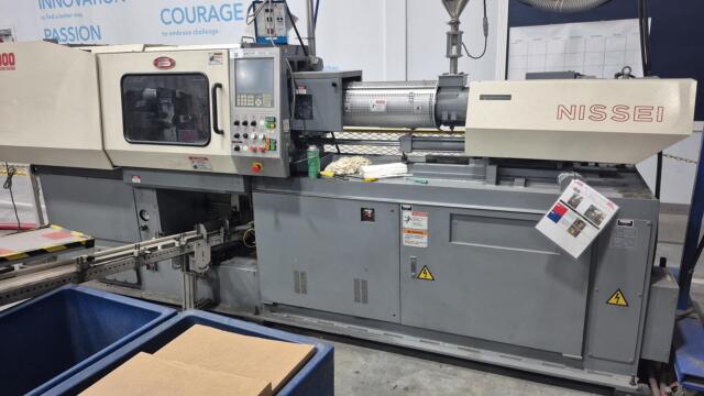2004 89 ton Nissei 3.4 oz. FN1000 Injection Molding Machine