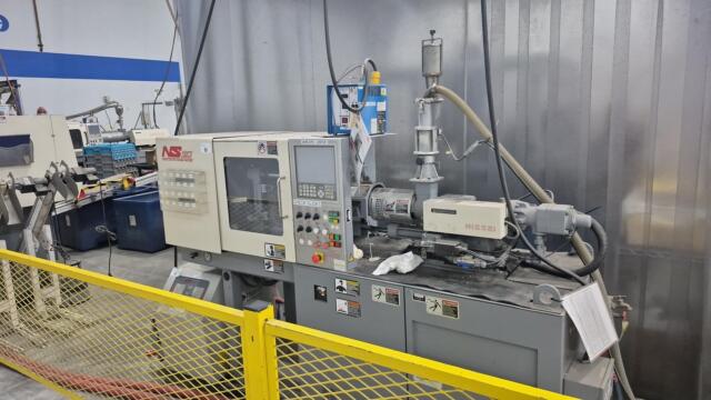 2004 21 ton Nissei 0.84 oz. NS20 Injection Molding Machine
