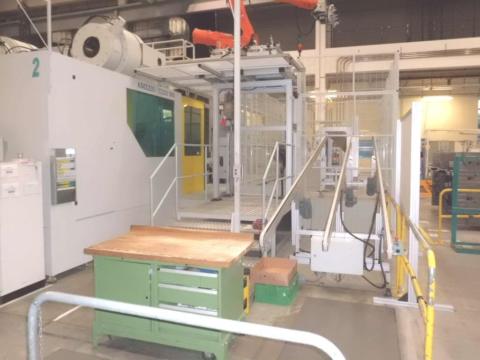 2008 3200 ton Krauss-Maffei, 310 oz Injection molding machine