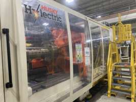 2004 1000 ton Husky 249 oz. H1000 Injection Molding Machine
