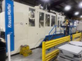 2016 Krauss Maffei 2200 Ton 542 oz. Injection Molding Machine
