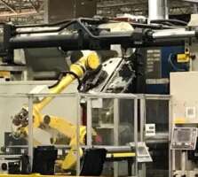 2005 3000 ton Cincinnati 540 oz. Injection Molding Machine