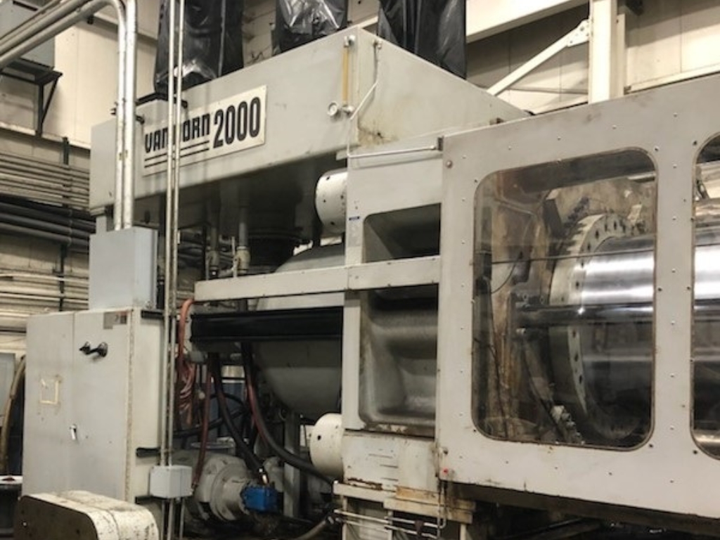 1998 2000 ton Van Dorn 400 oz. injection molding machine